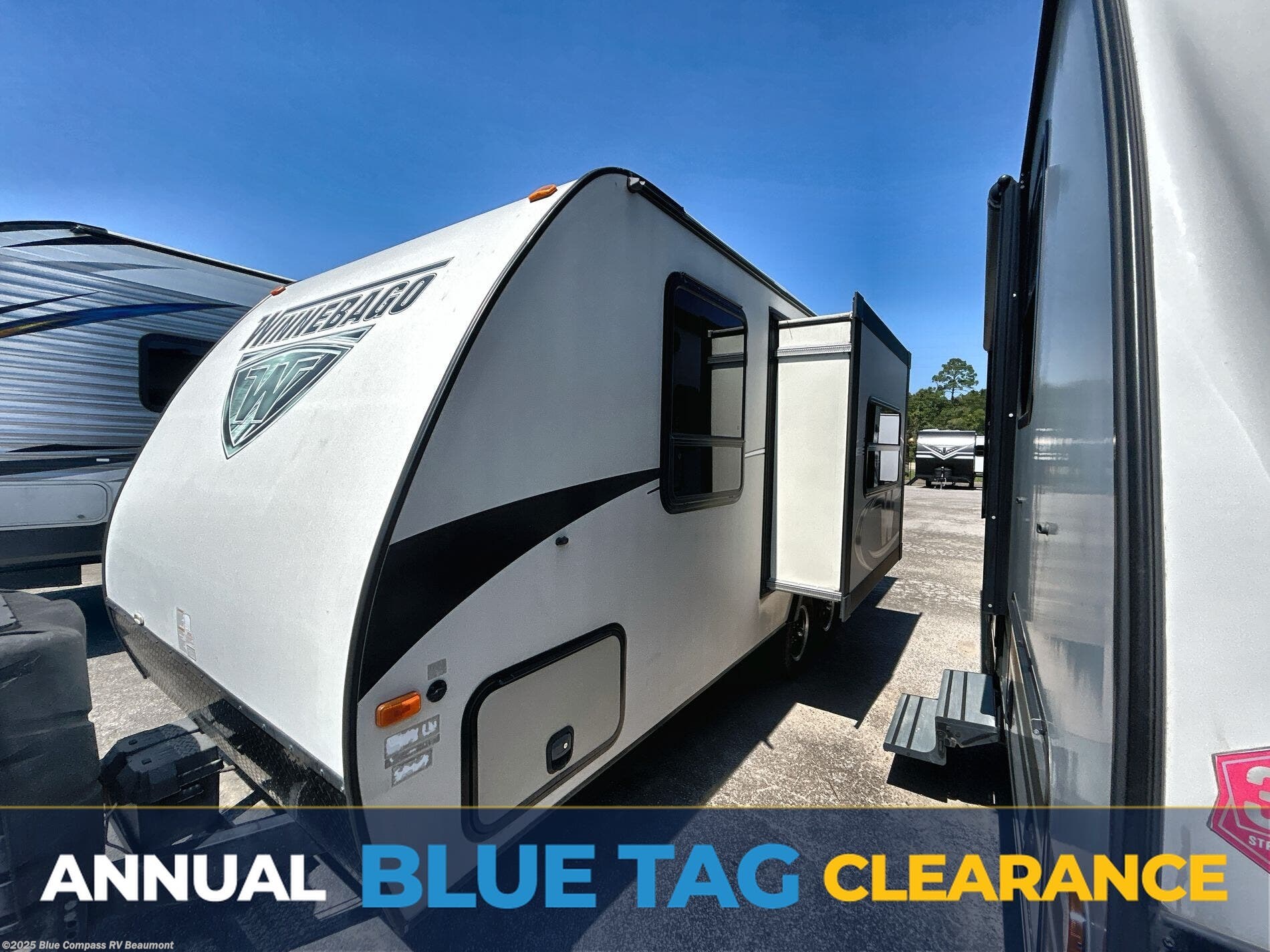 Used 2018 Winnebago Micro Minnie 2106fbs available in Vidor, Texas