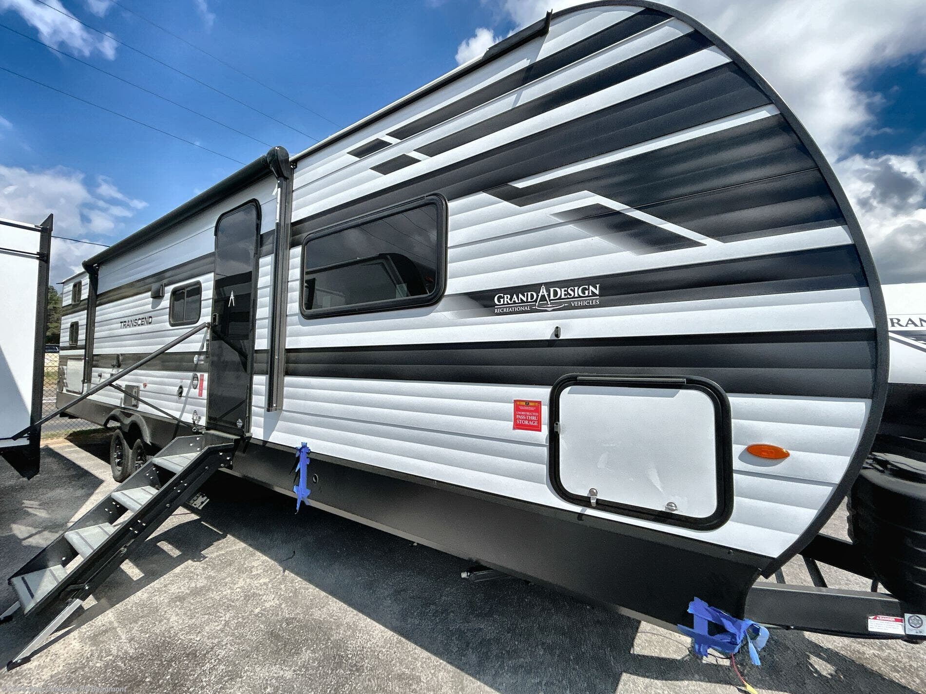 New 2026 Grand Design Transcend Xplor 335BHT available in Vidor, Texas