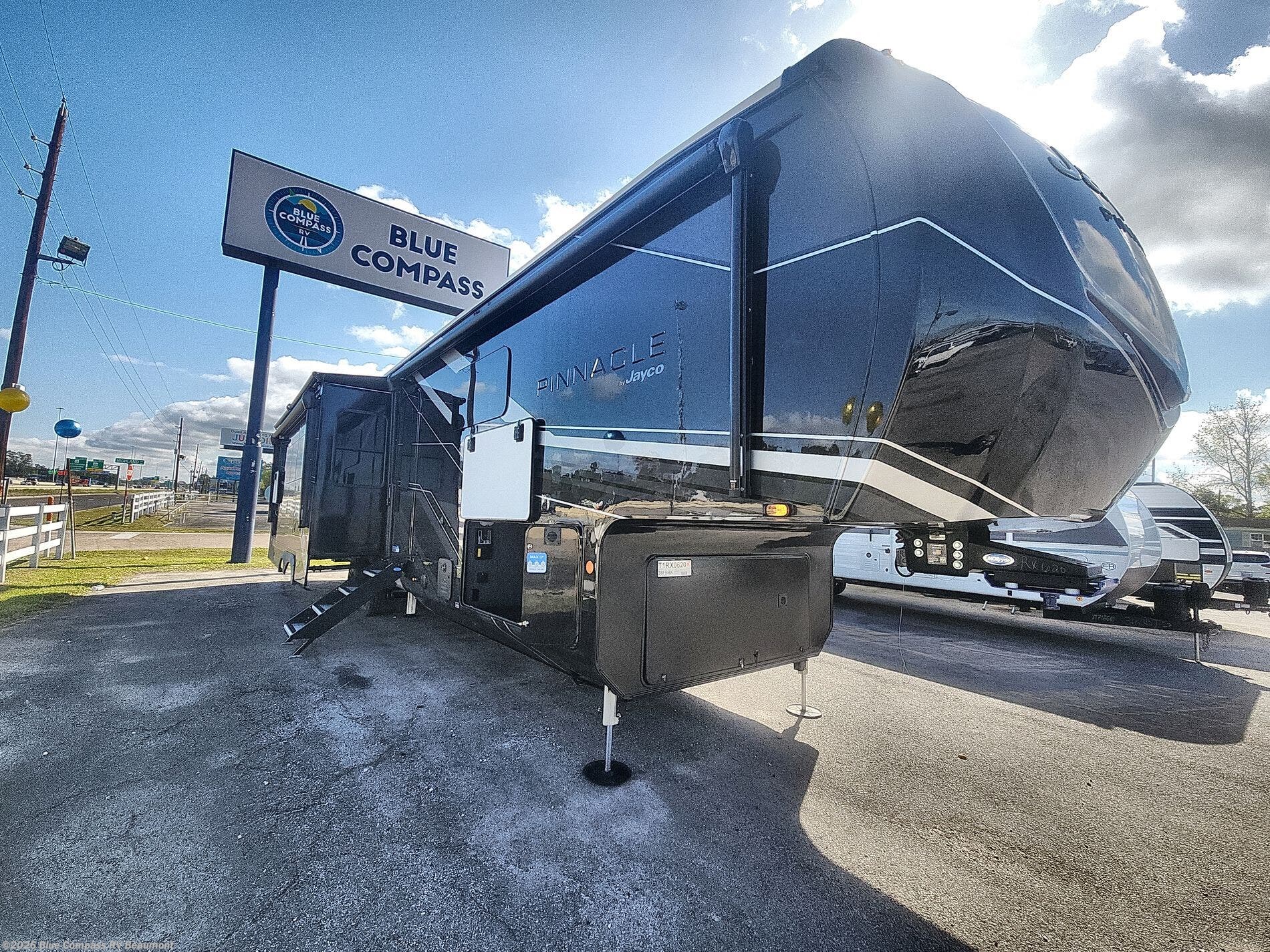 New 2026 Jayco Pinnacle 38FBRK available in Vidor, Texas