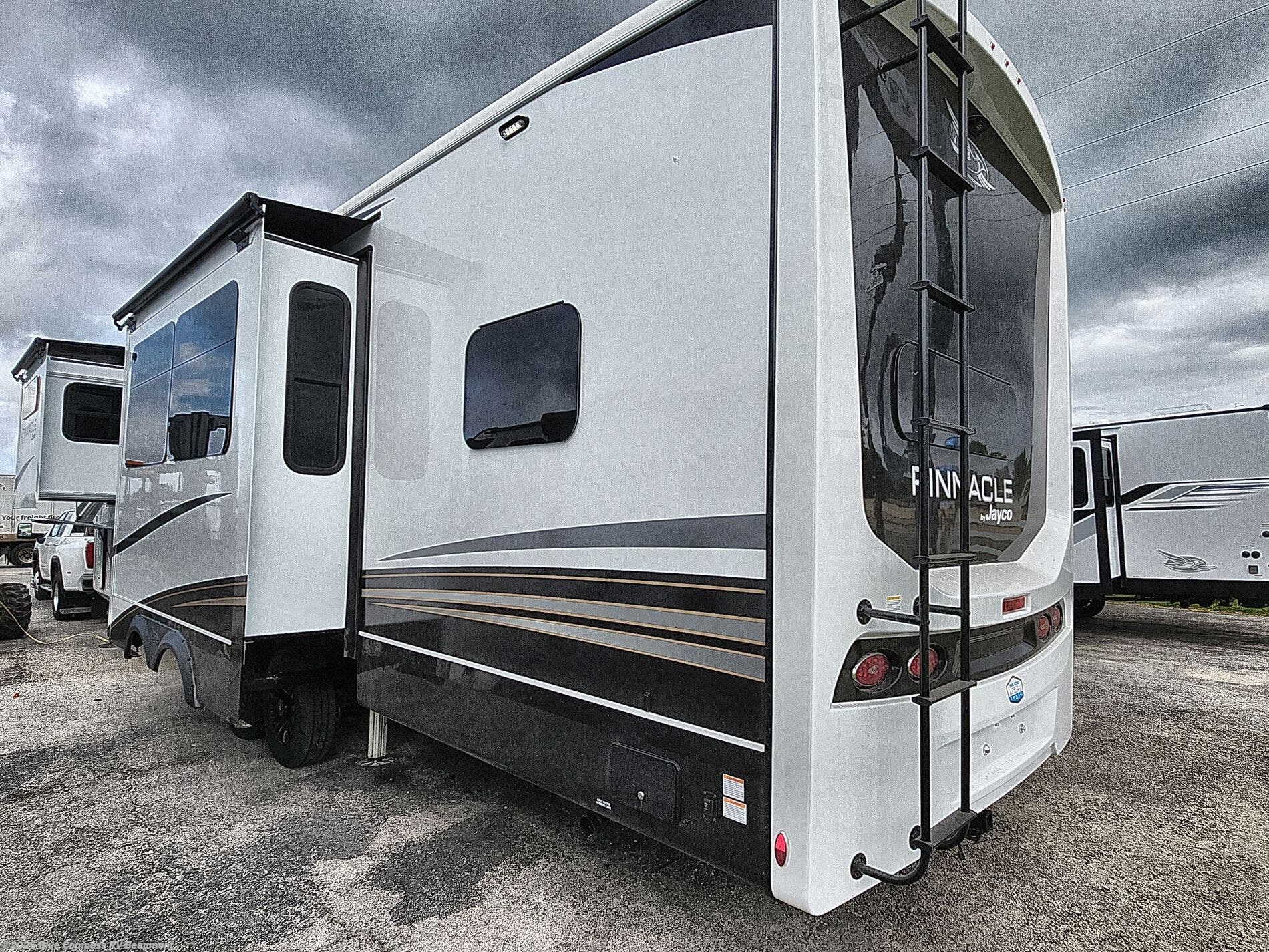 New 2026 Jayco Pinnacle 38FBRK available in Vidor, Texas