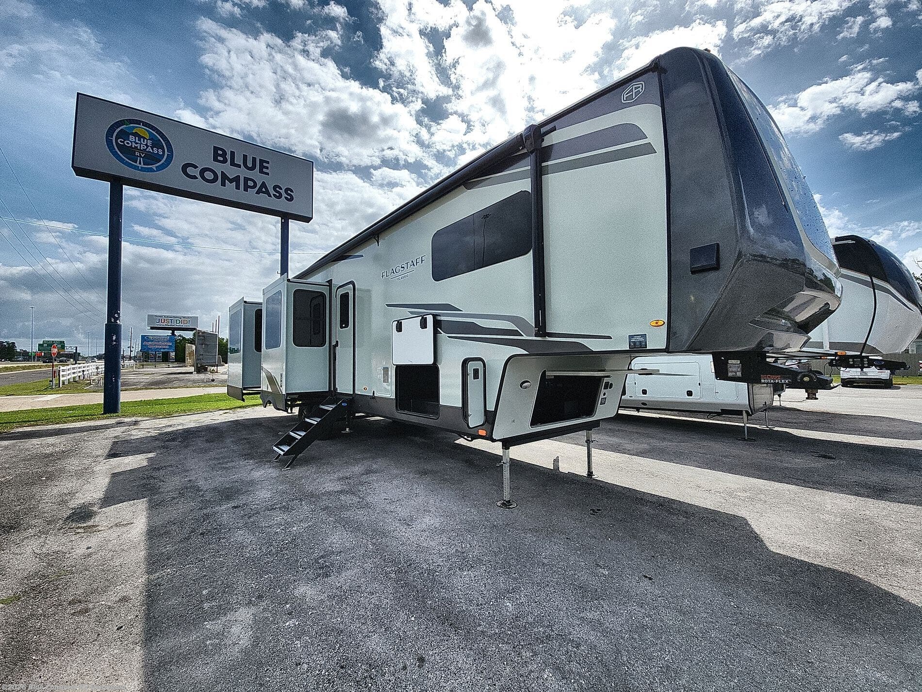 New 2026 Forest River Flagstaff Classic 404CRK available in Vidor, Texas