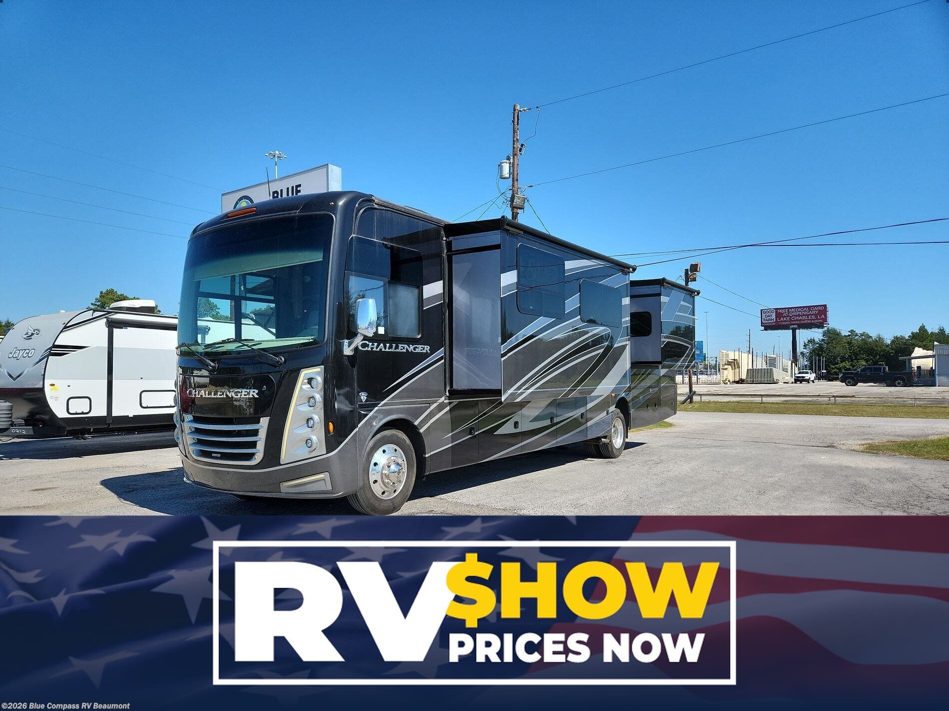Used 2022  Thor Motor Coach Challenger 37FH by Thor Motor Coach from Blue Compass RV Beaumont in Vidor, TX