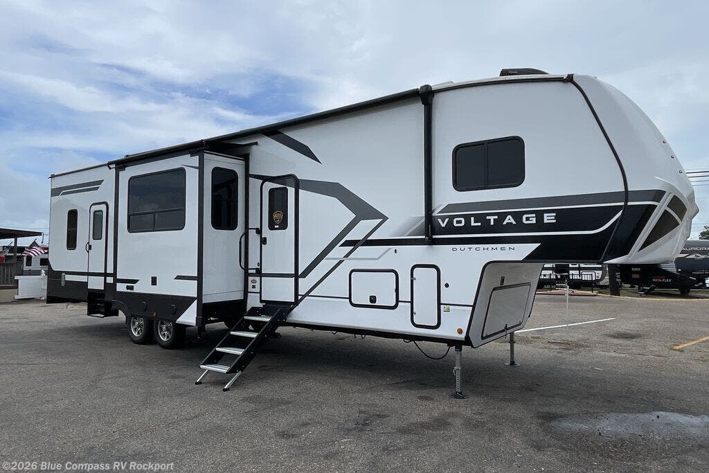 New 2025 Dutchmen Voltage V-Series 3600 available in Rockport, Texas