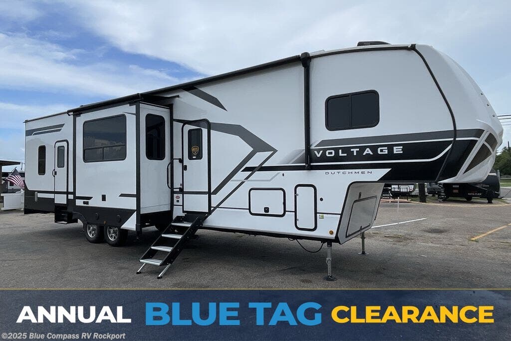 New 2025 Dutchmen Voltage V-Series 3600 available in Rockport, Texas