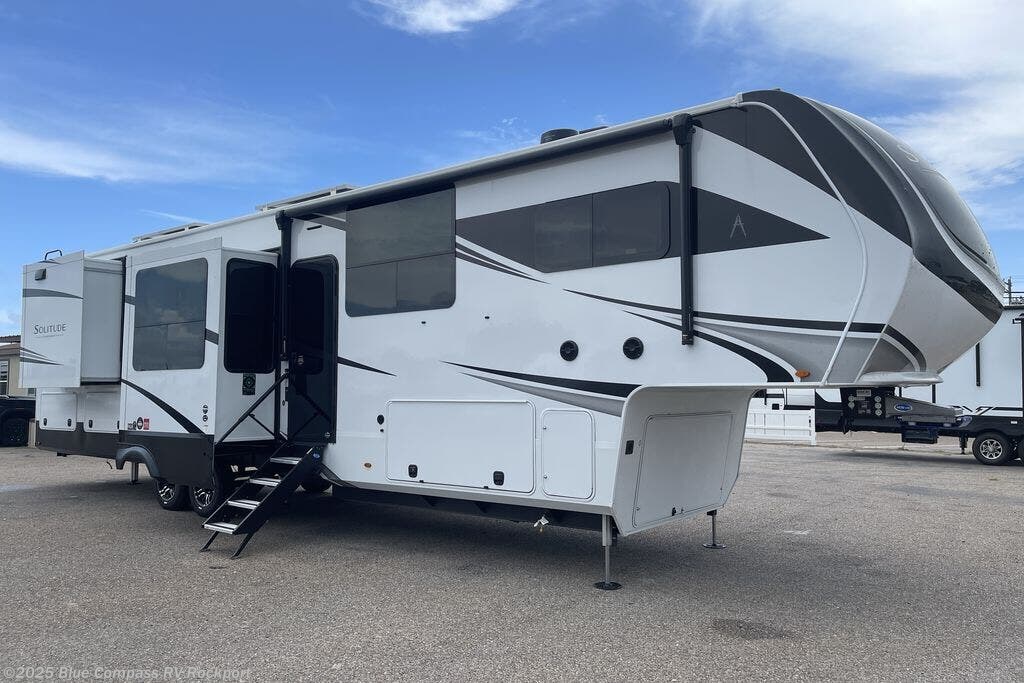 New 2025 Grand Design Solitude 390RK available in Rockport, Texas
