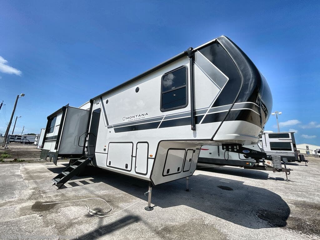 New 2026 Keystone Montana High Country 325RK available in Rockport, Texas