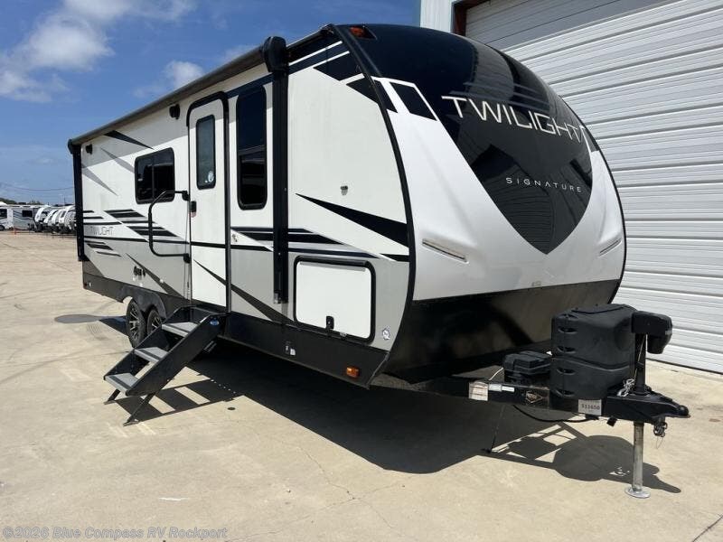 Used 2022  Cruiser RV Twilight Signature TWS 2280 by Cruiser RV from Blue Compass RV Rockport in Rockport, TX