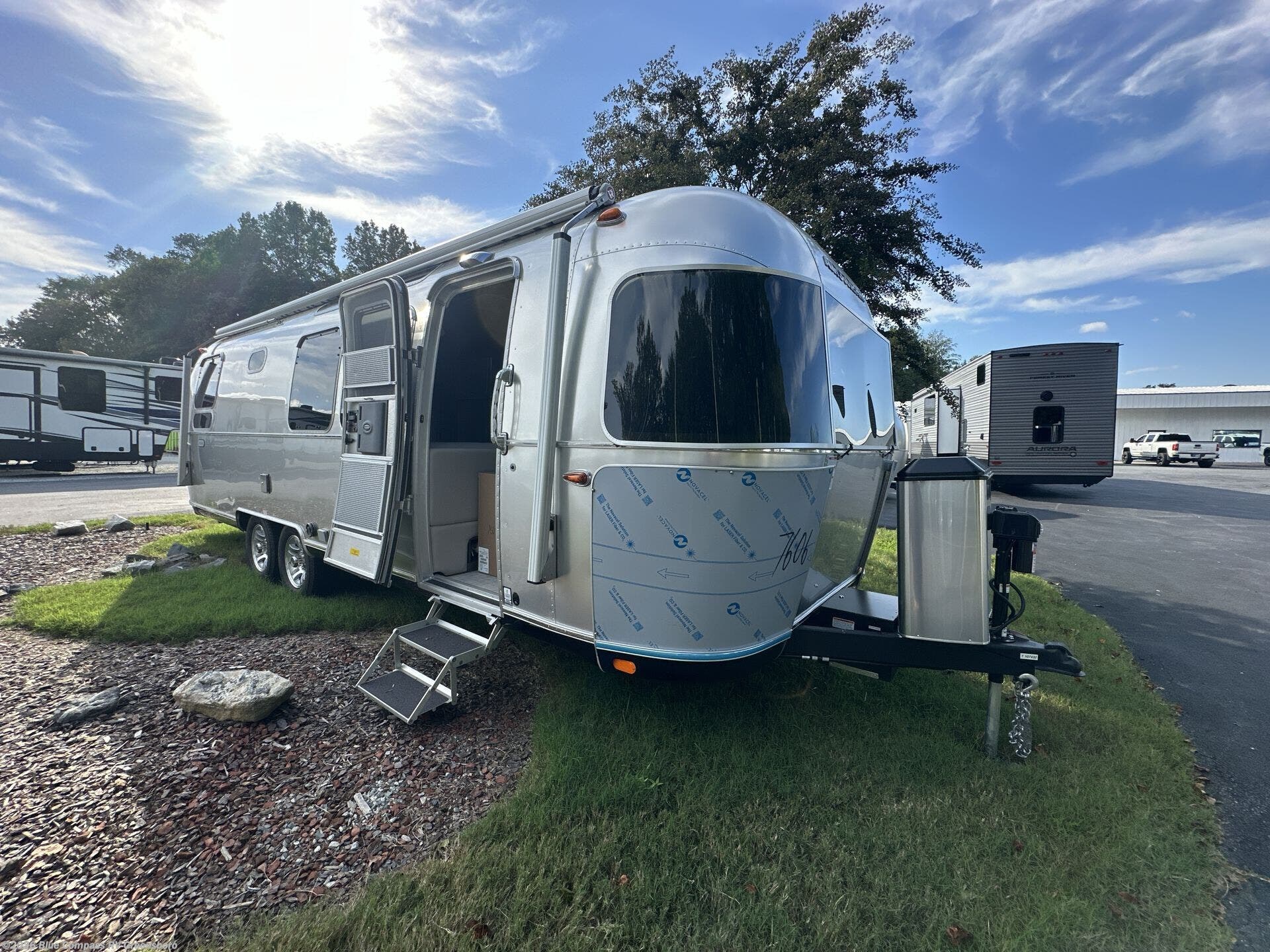 New 2026 Airstream Classic 28RB available in Colfax, North Carolina