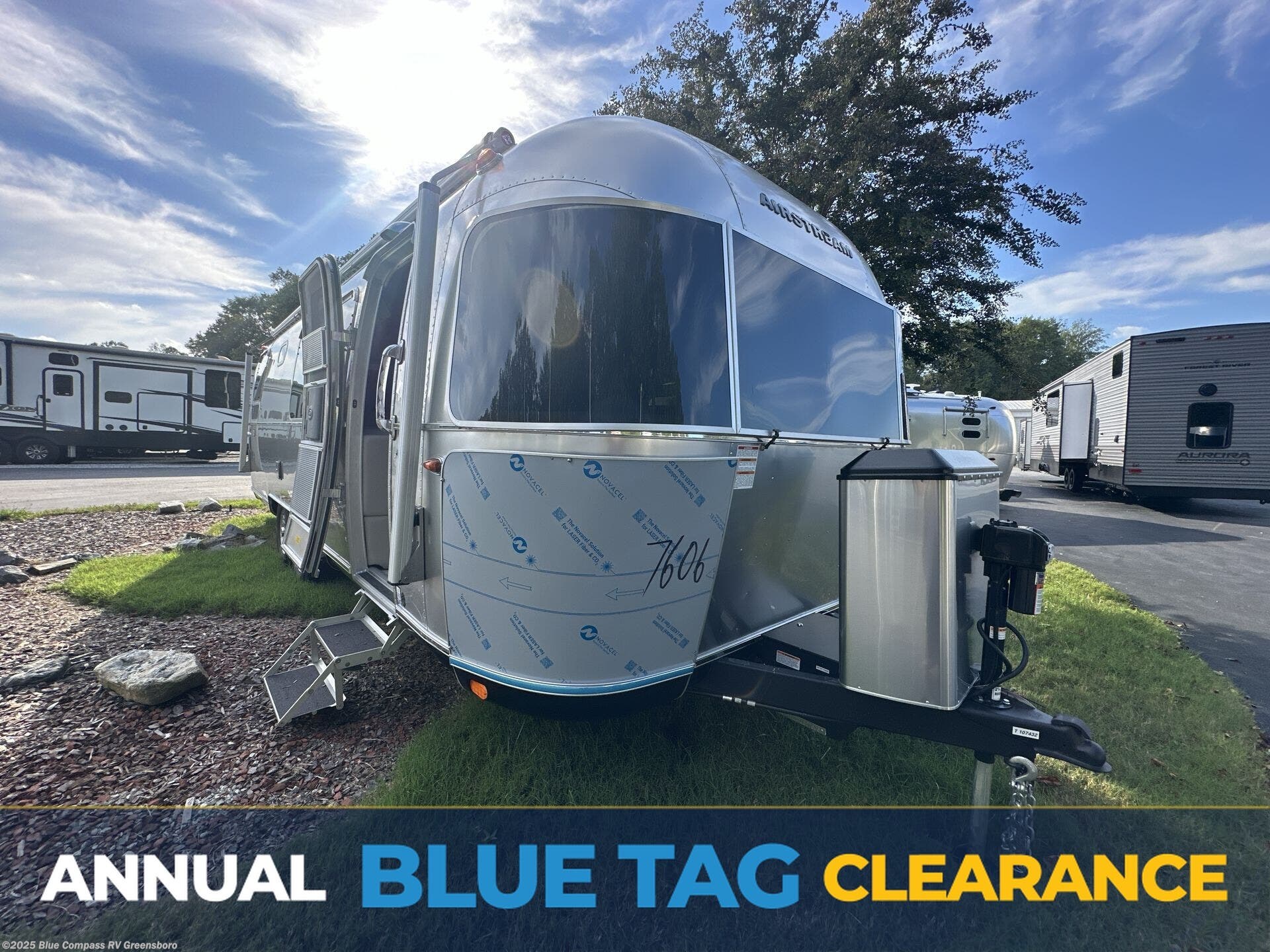 New 2026 Airstream Classic 28RB available in Colfax, North Carolina