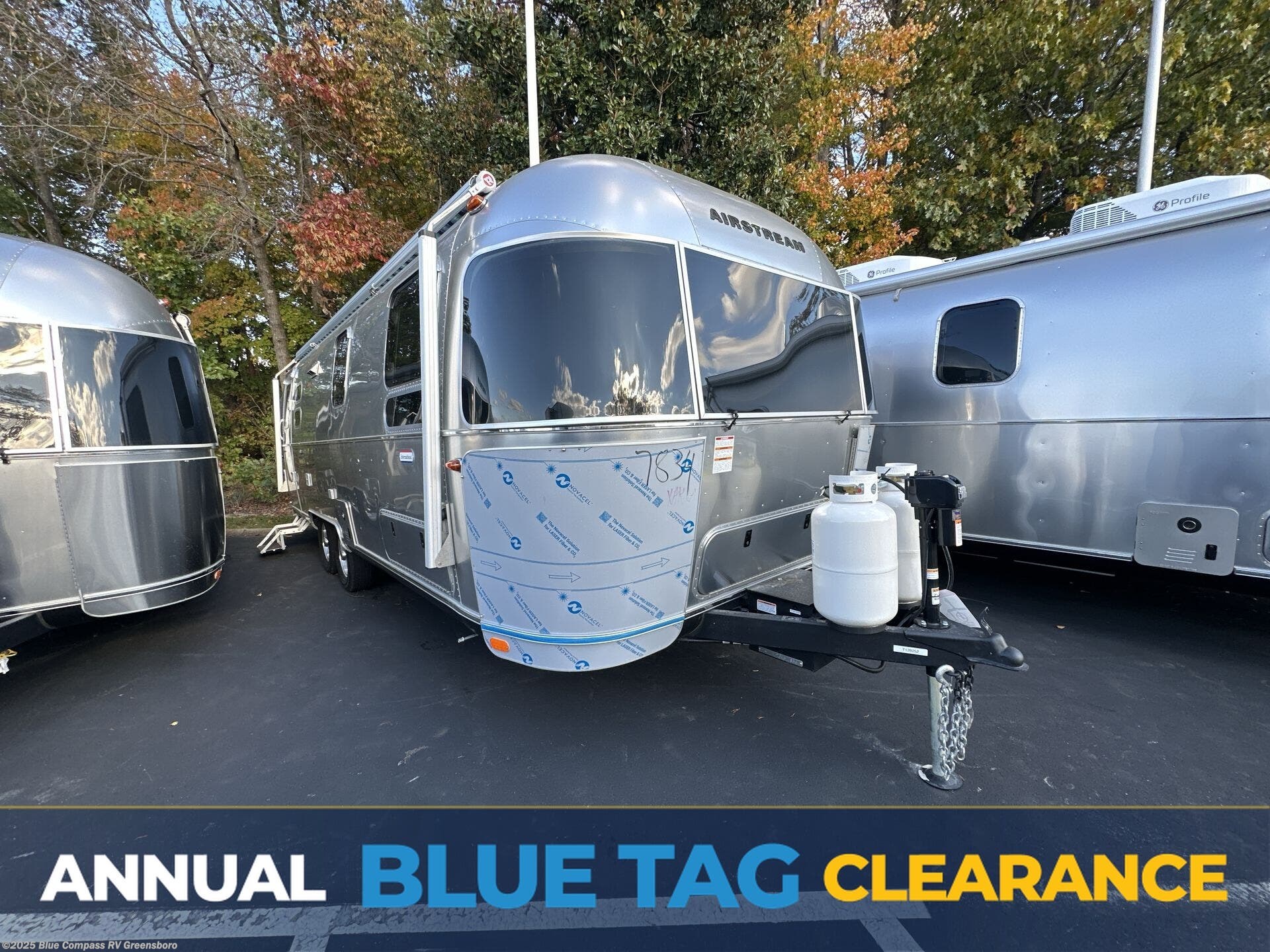 New 2026 Airstream International 27FB Twin available in Colfax, North Carolina