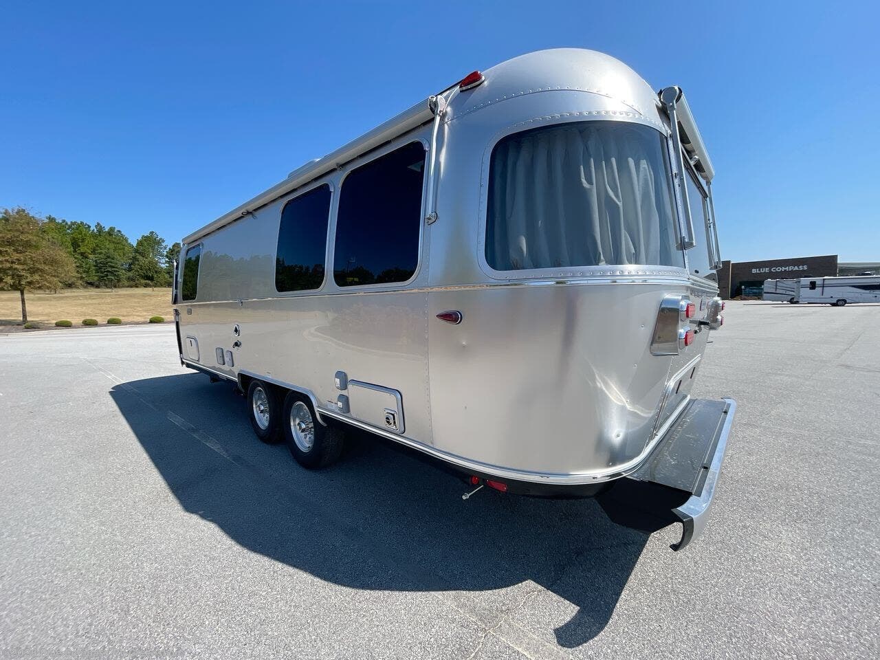 New 2026 Airstream Globetrotter 25FBT available in Colfax, North Carolina