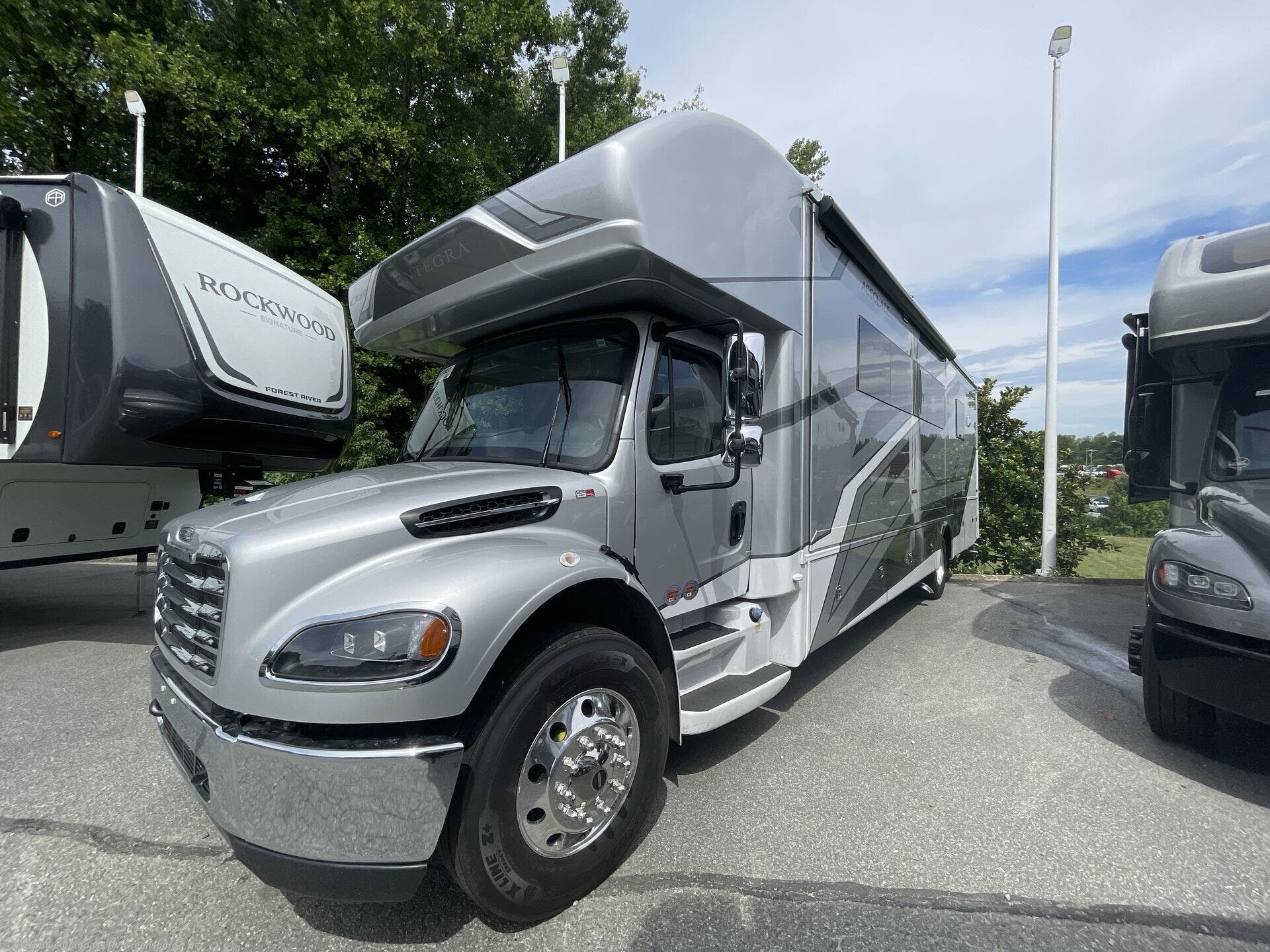 New 2027 Entegra Coach Accolade XL 37K available in Colfax, North Carolina