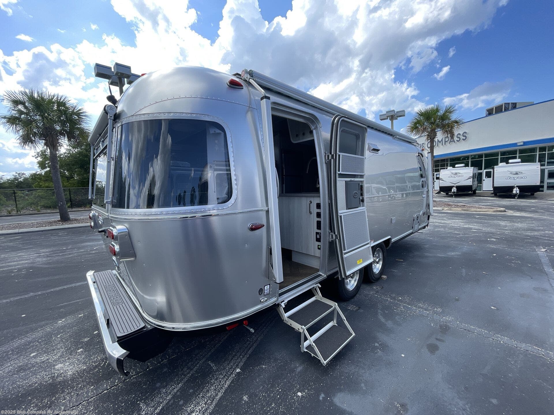 New 2025 Airstream International 25FB available in Jacksonville, Florida