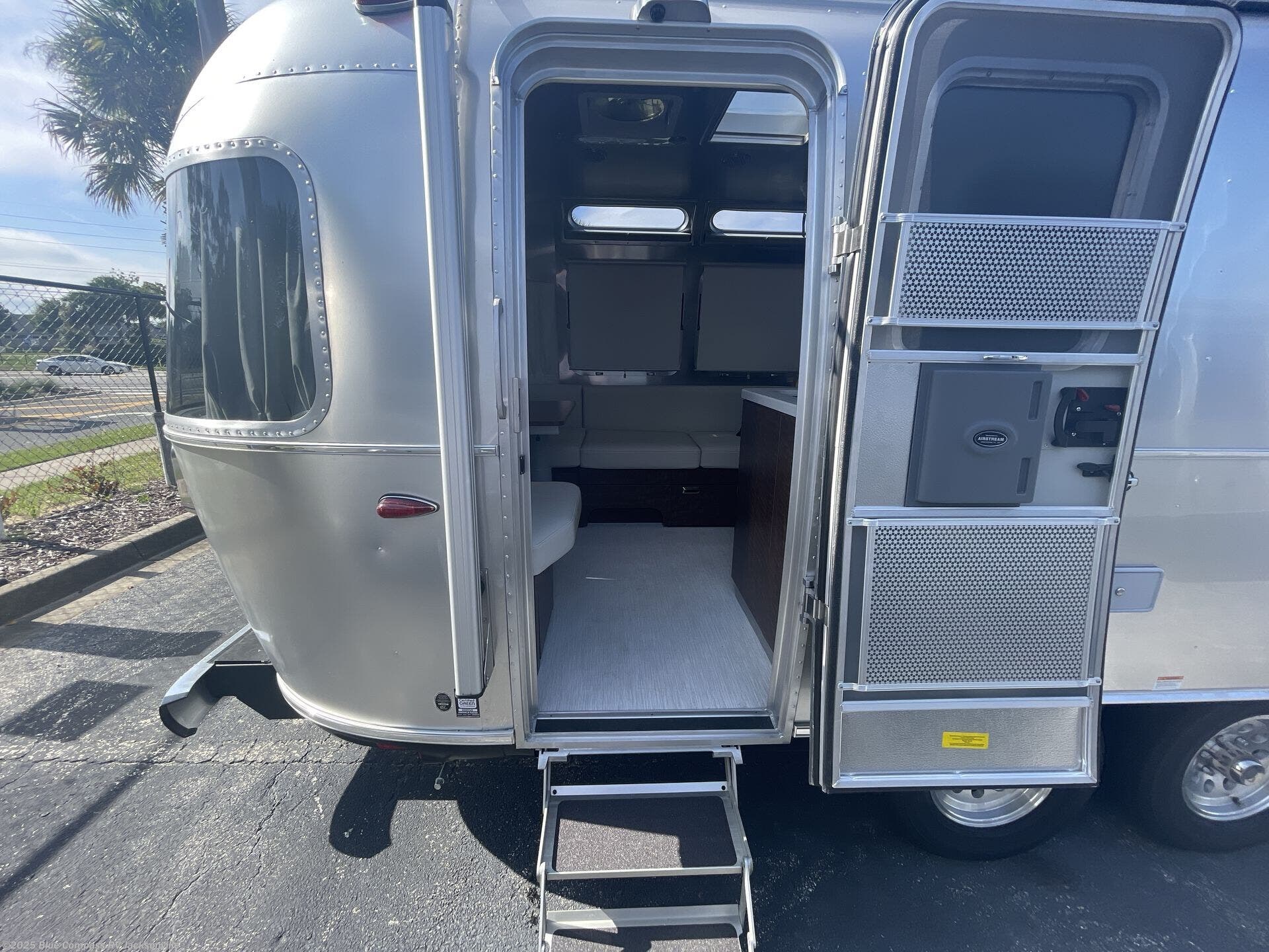 New 2026 Airstream Globetrotter 25FB available in Jacksonville, Florida