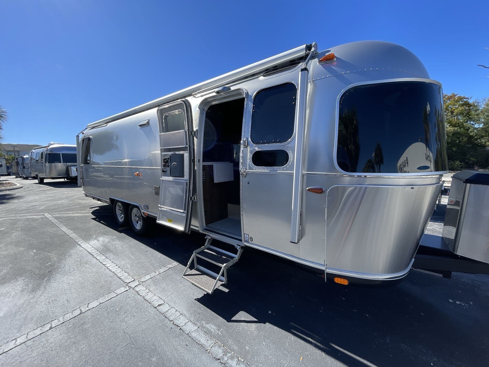 New 2026 Airstream Classic 30RB available in Jacksonville, Florida