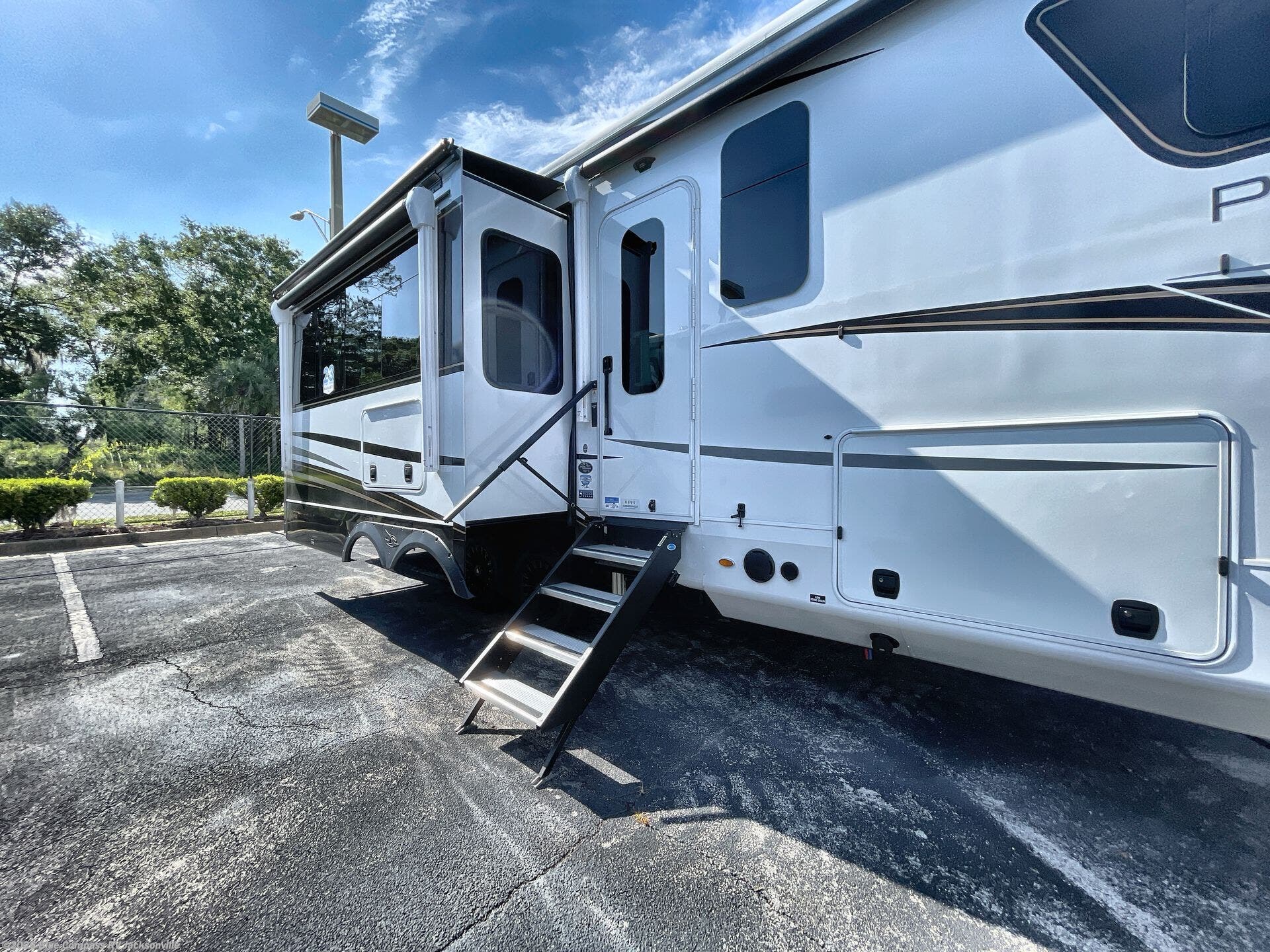 New 2026 Jayco Pinnacle 32RLTS available in Jacksonville, Florida