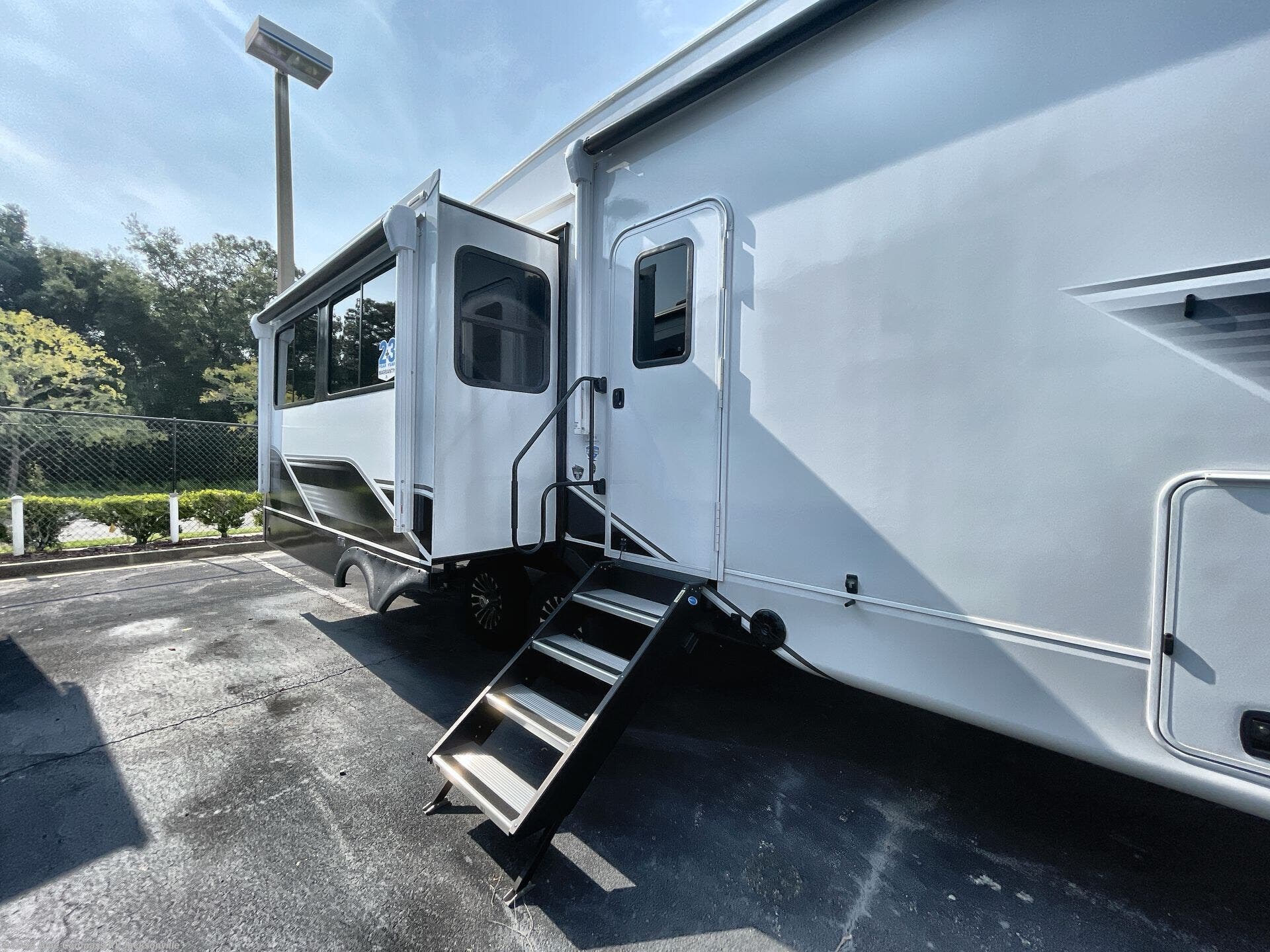 New 2026 Jayco Eagle 335LSTS available in Jacksonville, Florida