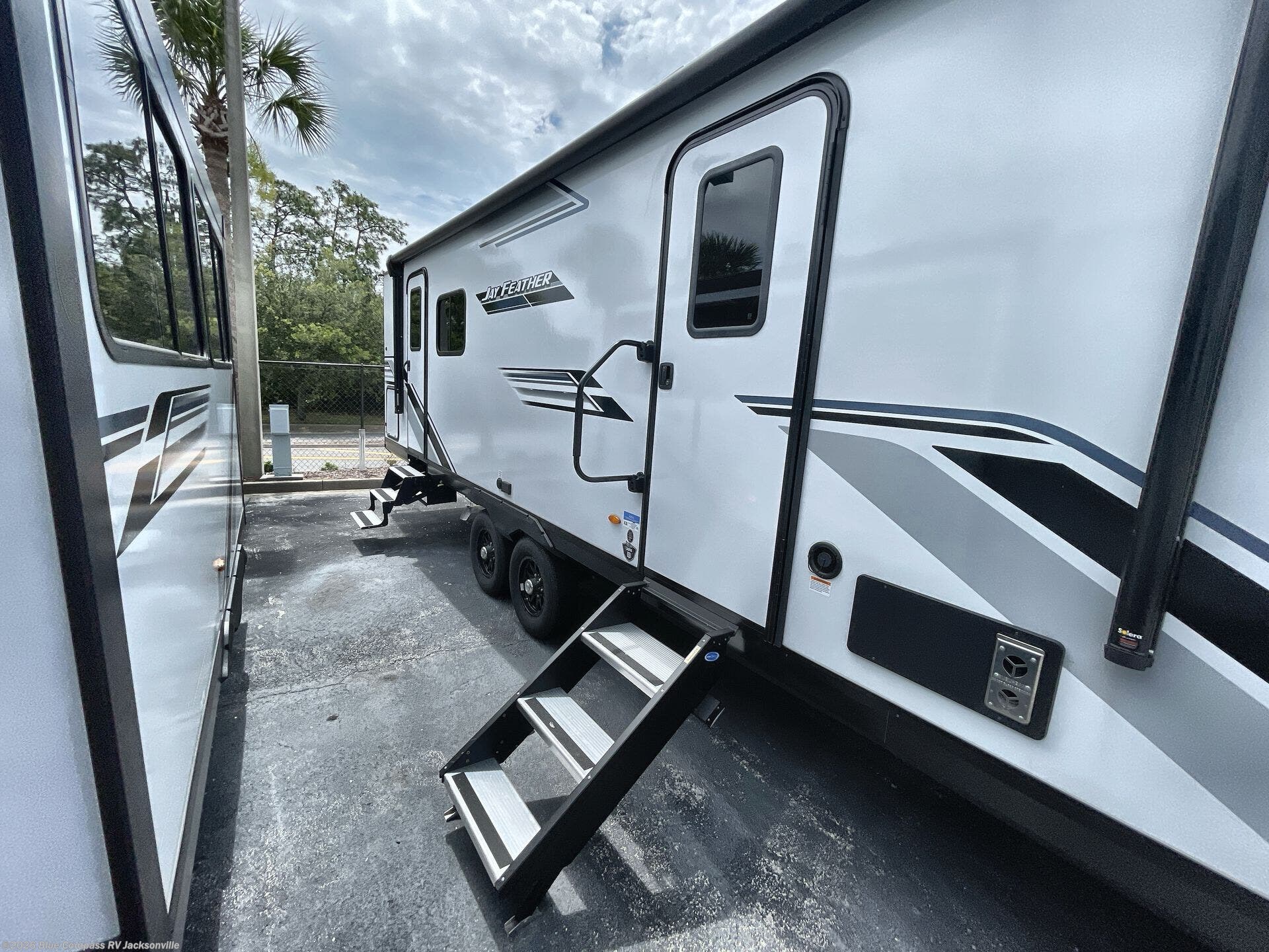 New 2026 Jayco Jay Feather 26FK available in Jacksonville, Florida
