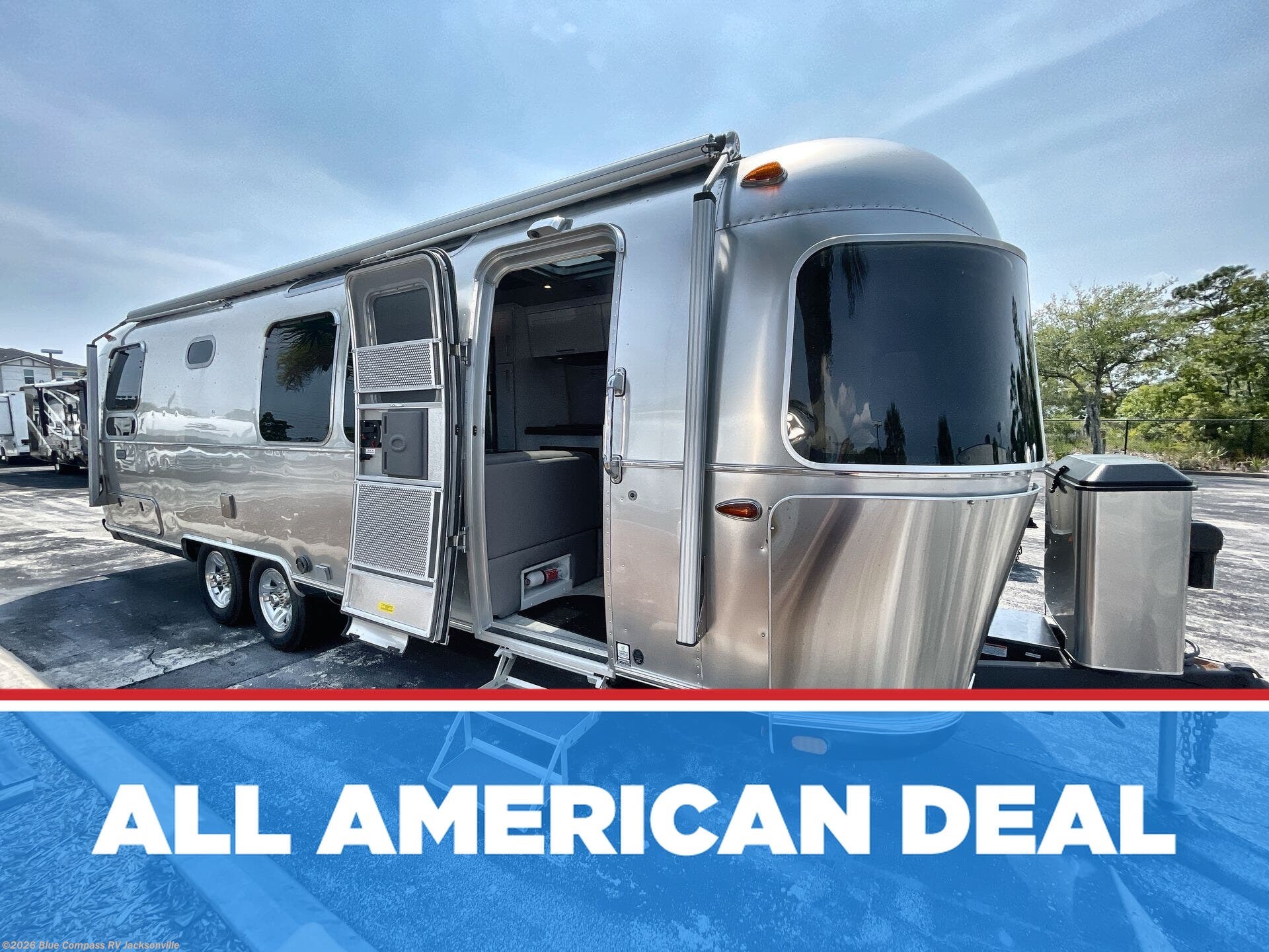 New 2026 Airstream Classic 28RBT available in Jacksonville, Florida