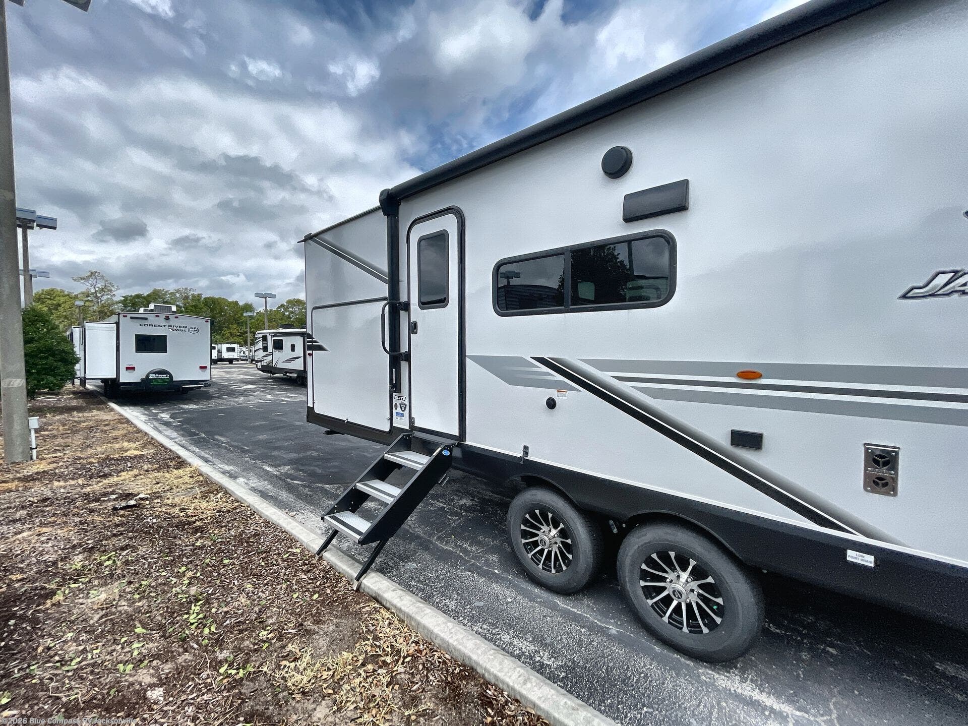 New 2026 Jayco Jay Flight SLX 295TBS available in Jacksonville, Florida