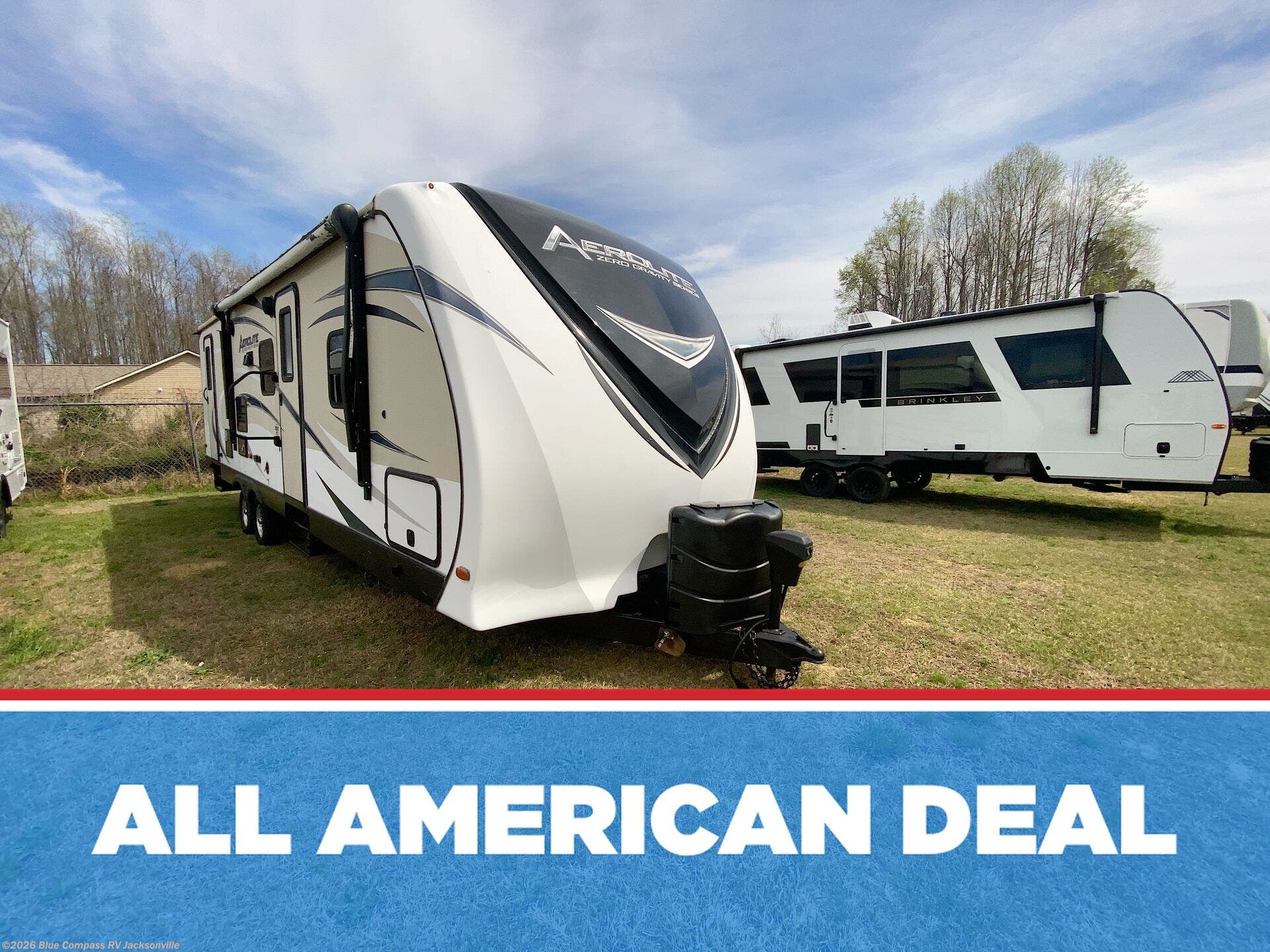 Used 2017 Dutchmen Aerolite Luxury Class 282DBHS available in Jacksonville, Florida