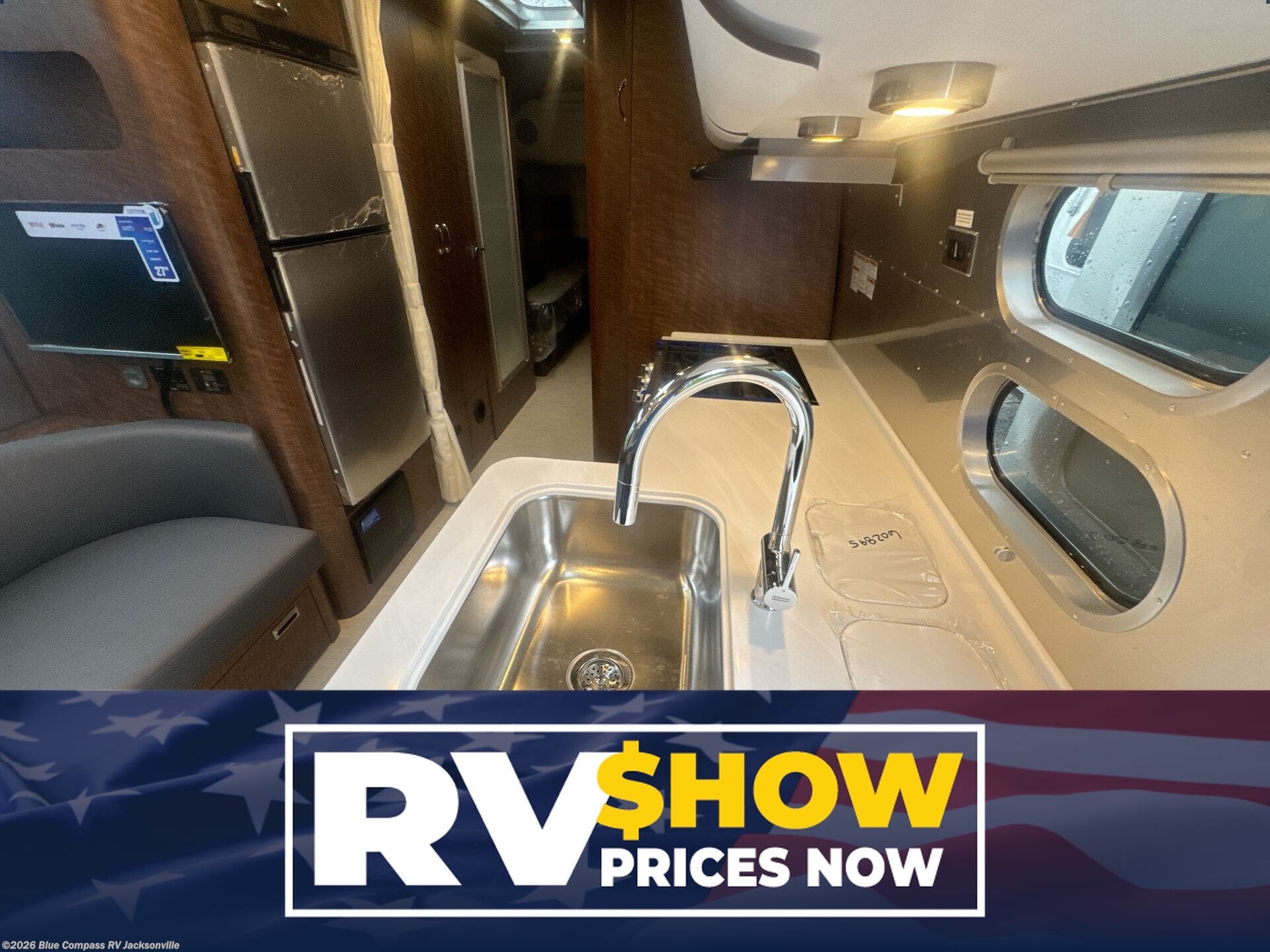 New 2027 Airstream Globetrotter 27FB Twin available in Jacksonville, Florida