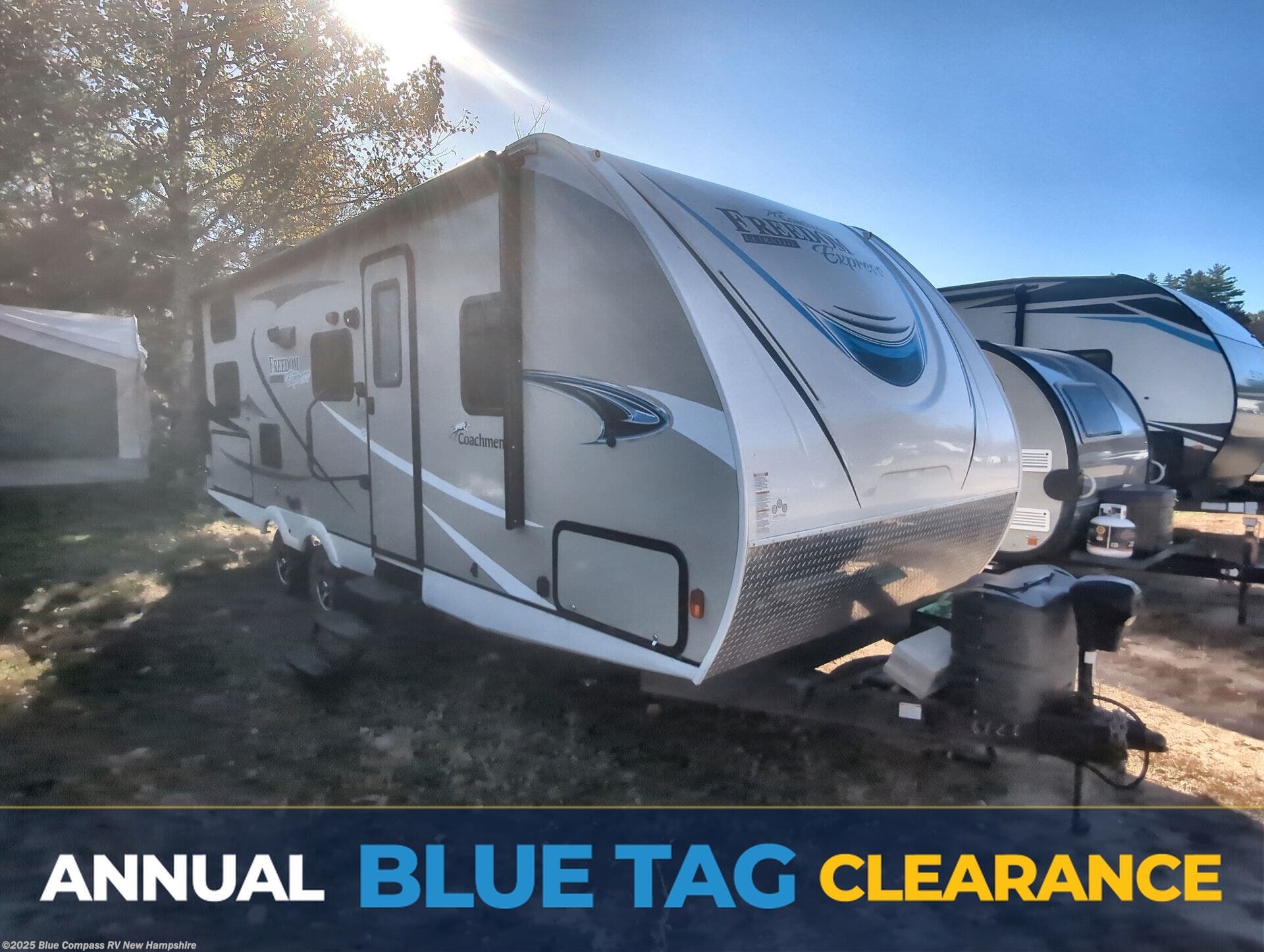 Used 2019 Coachmen Freedom Express Ultra Lite 275BHS available in Epsom, New Hampshire