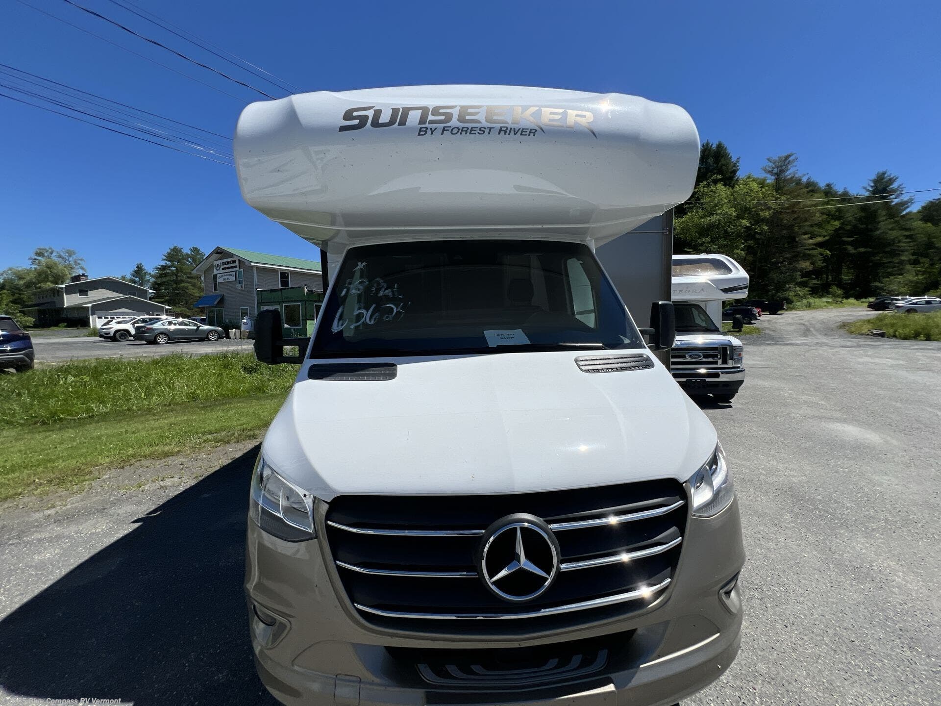 New 2025 Forest River Sunseeker MBS 2400DSB available in East Montpelier, Vermont
