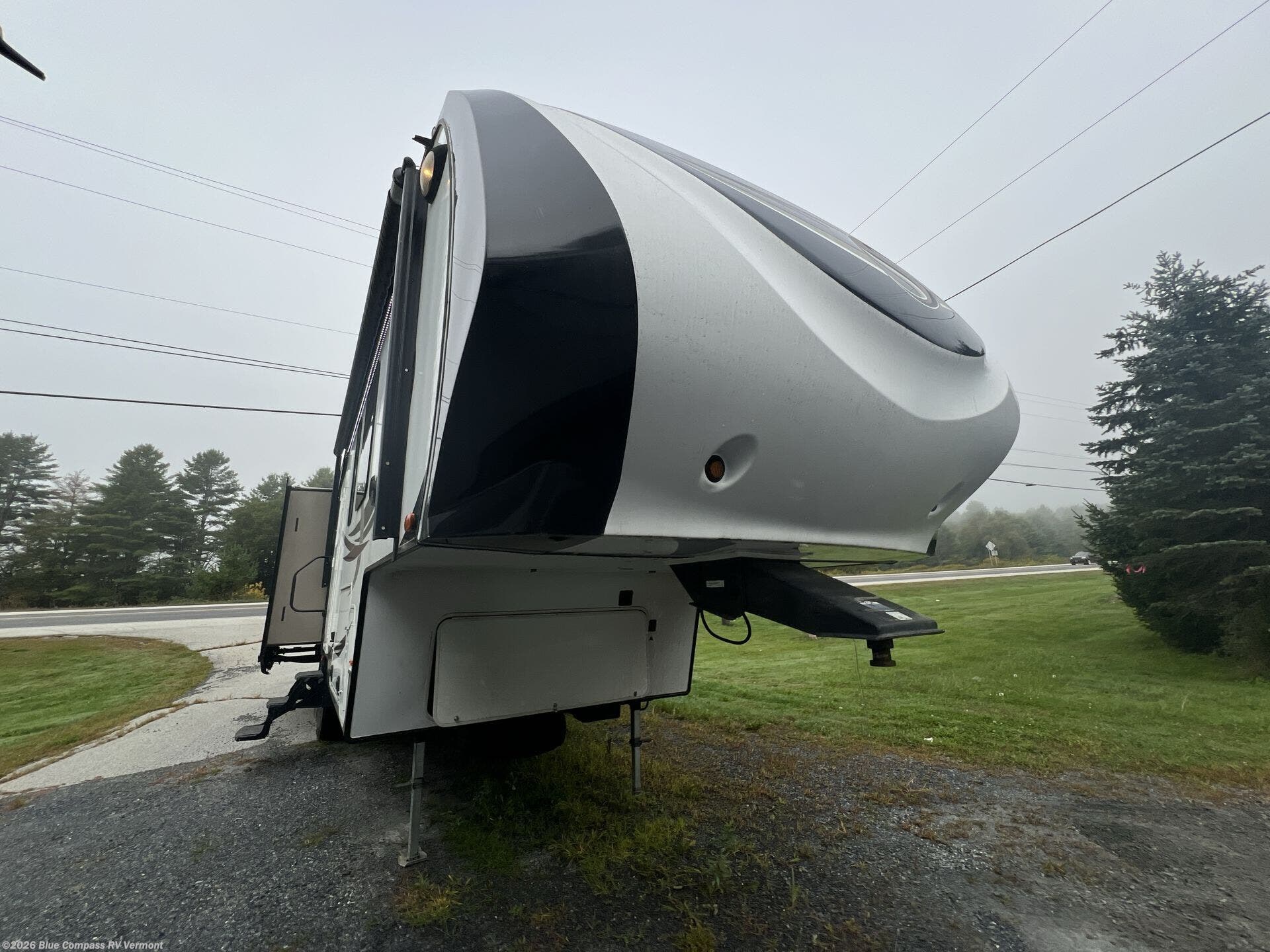 Used 2015 Heartland Sundance 2880RLT available in East Montpelier, Vermont