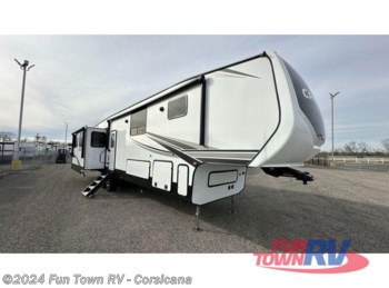 New 2024 CrossRoads Cruiser Aire CR37MD available in Corsicana, Texas