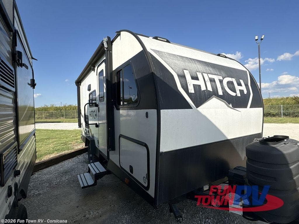 Used 2022 Cruiser RV Hitch M-17BH available in Corsicana, Texas