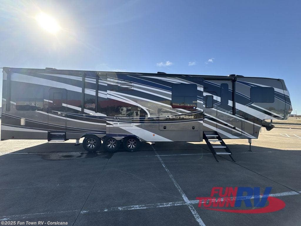 Used 2019 Dutchmen Voltage V4185 available in Corsicana, Texas