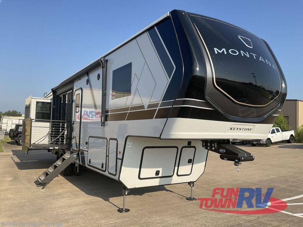 New 2026 Keystone Montana 3532SP available in Orange, Texas