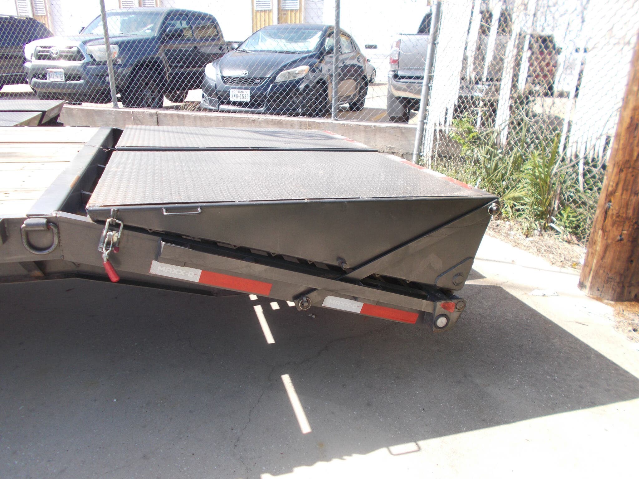 8x40 Deckover/Flat Deck Trailer for sale Used MAXXD GSX 102x40 Gooseneck Flatbed NONCDL