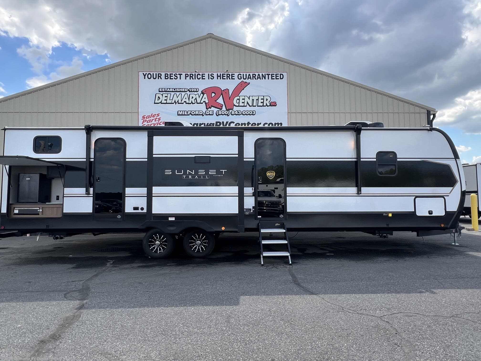 New 2026 CrossRoads Sunset Trail SS331BH available in Milford North, Delaware