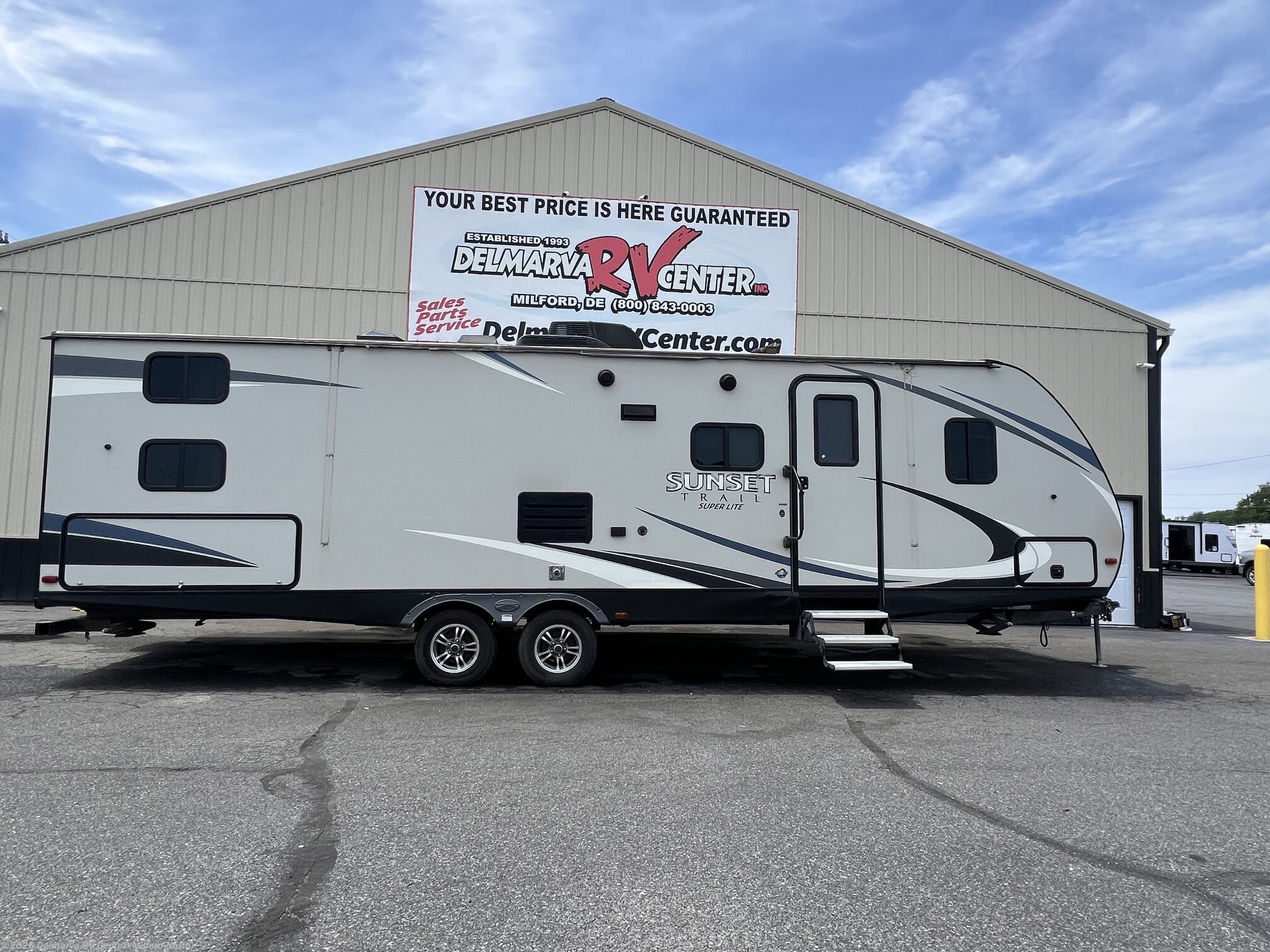 Used 2017 CrossRoads Sunset Trail Super Lite SS-289QB available in Milford North, Delaware