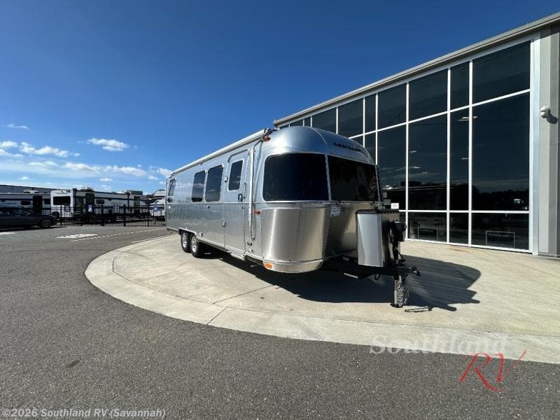 New 2026 Airstream Flying Cloud 28RB Queen available in Savannah, Georgia