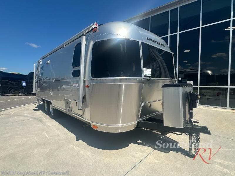 Used 2023 Airstream International 25FB Twin available in Savannah, Georgia