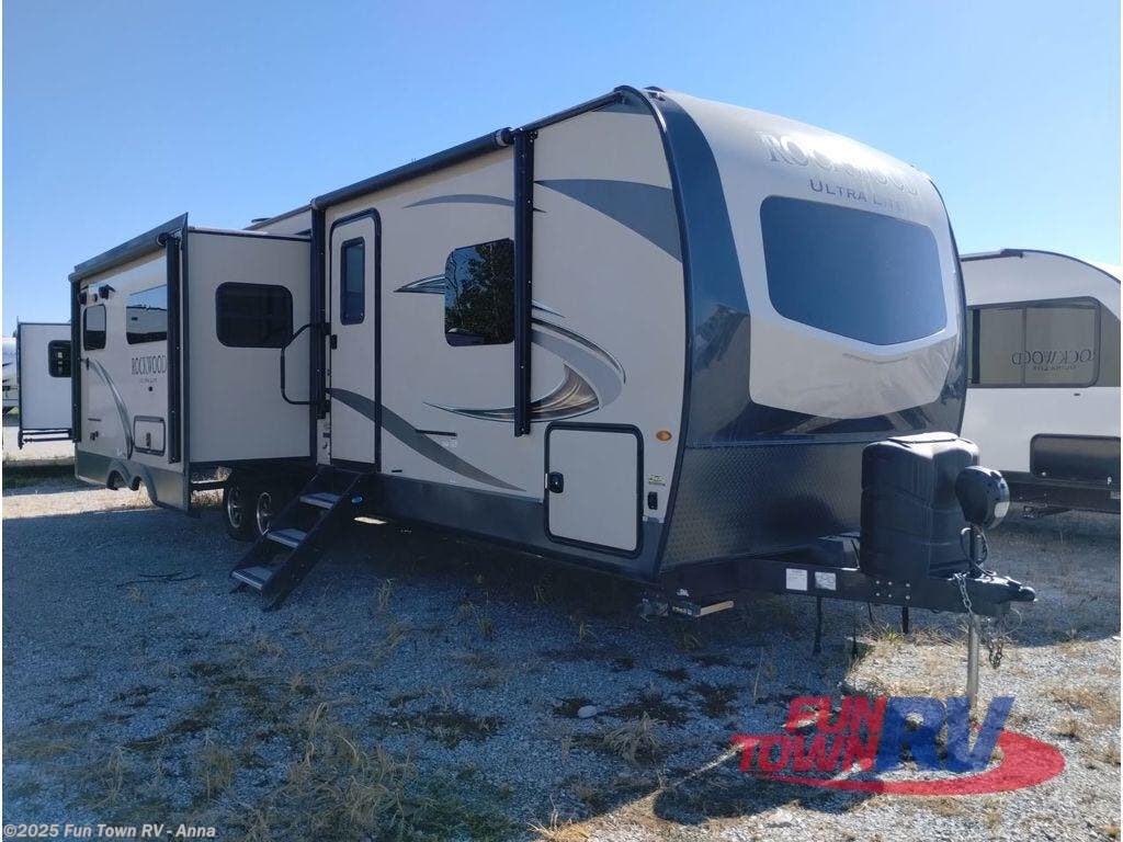 Used 2020 Forest River Rockwood Ultra Lite 2910SB available in Anna, Illinois