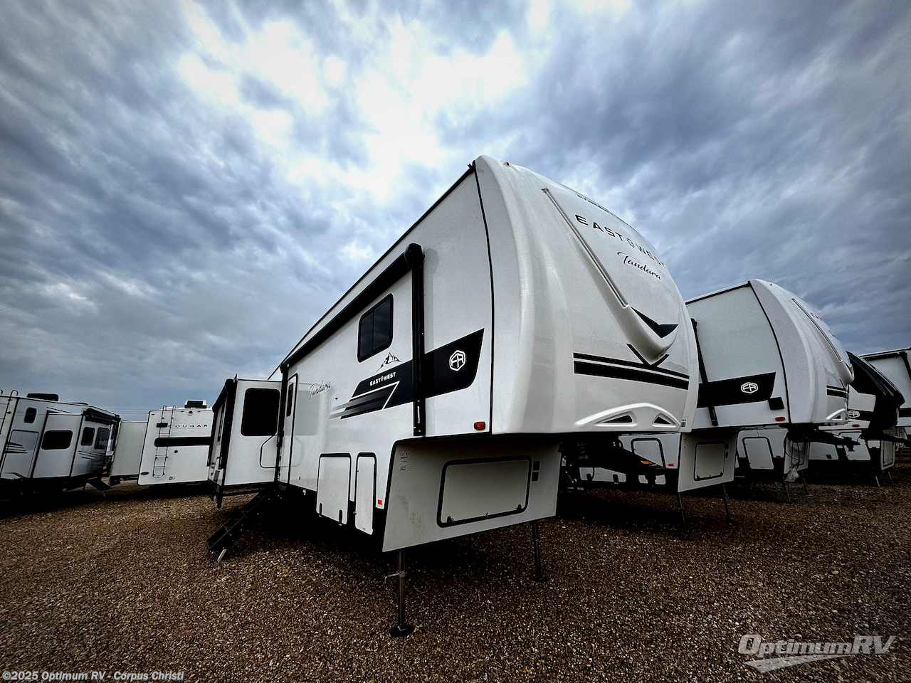 New 2026 East to West Tandara 388LR available in Robstown, Texas