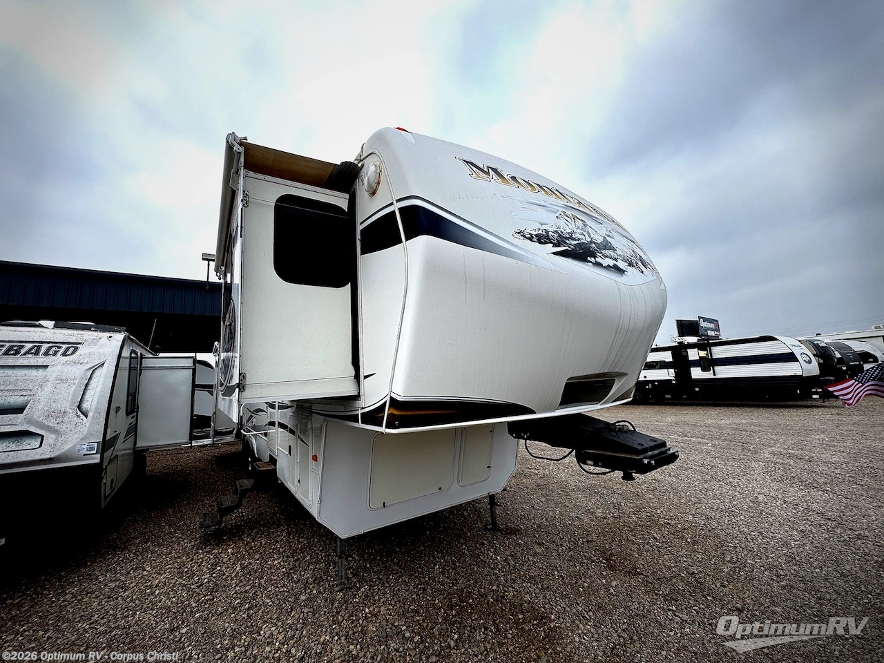 Used 2011 Keystone Montana 3750FL available in Robstown, Texas