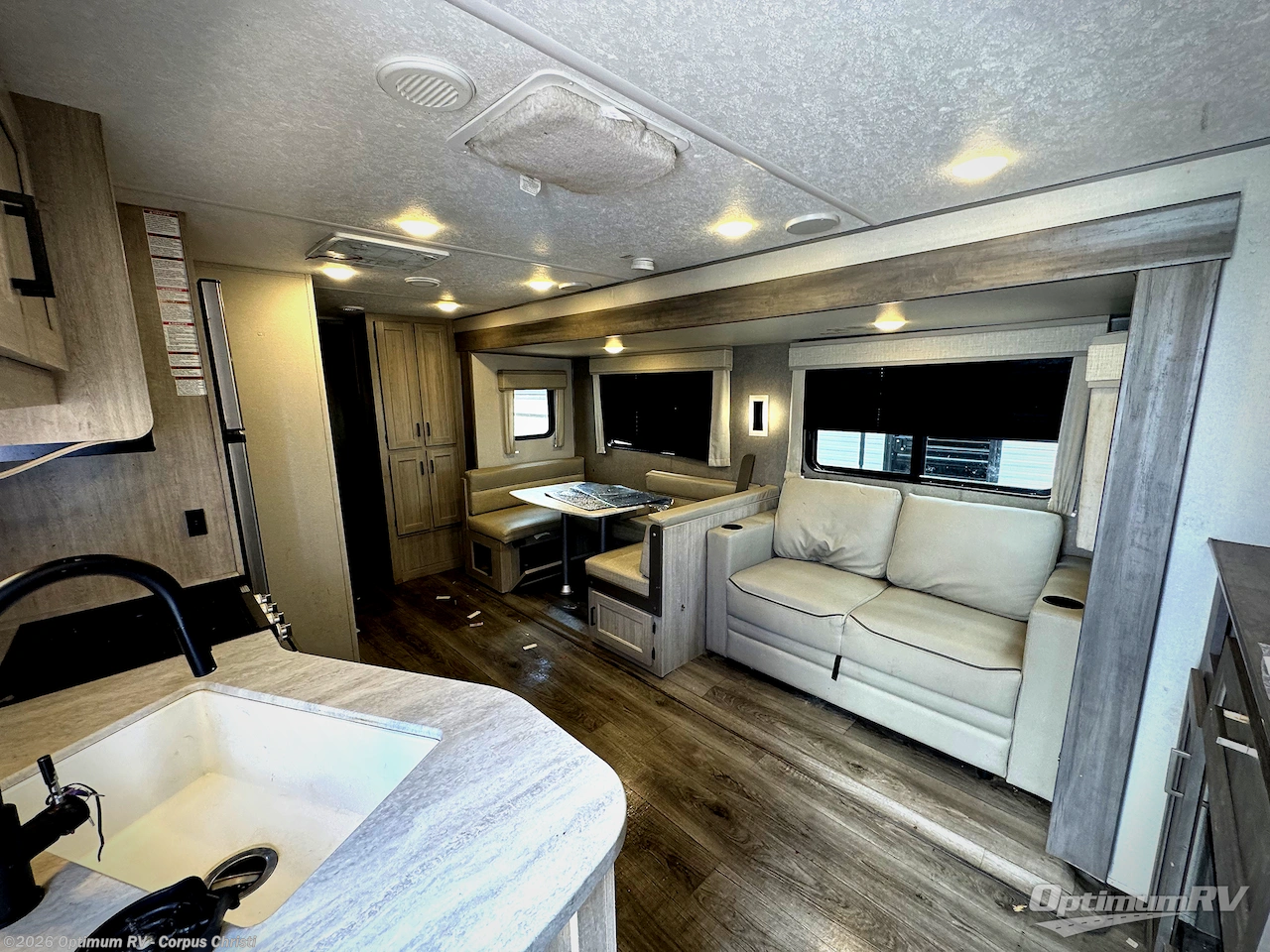 Used 2025 Coachmen Catalina Legacy Edition 293QBCK available in Robstown, Texas