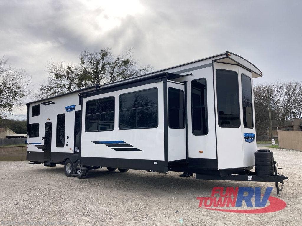 New 2025 Forest River Salem Grand Villa 42FLDL available in Cibolo, Texas