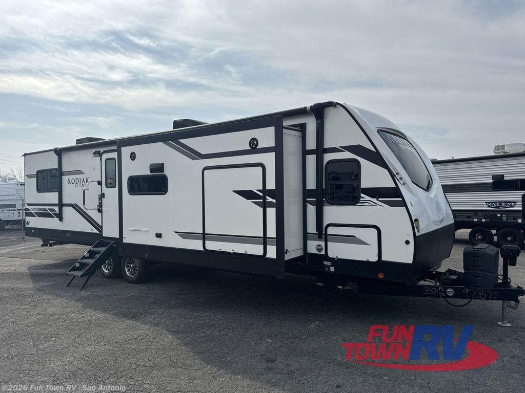 Used 2021 Dutchmen Kodiak Ultimate 3371FLSL available in Cibolo, Texas