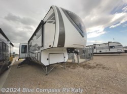 Used 2023 Highland Ridge Silverstar 371MBH available in Katy, Texas