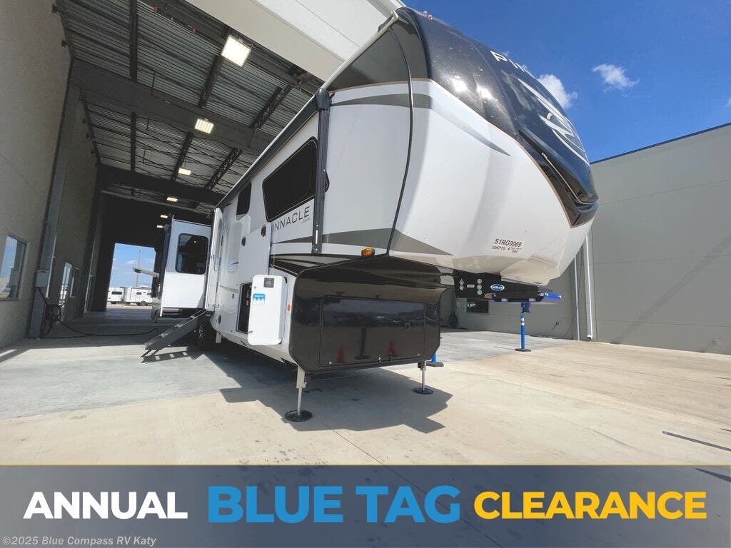 New 2025 Jayco Pinnacle 38KPTS available in Katy, Texas