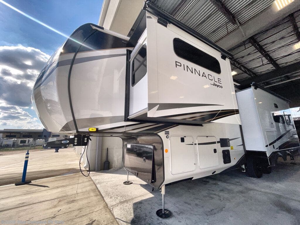 New 2026 Jayco Pinnacle 32RLTS available in Katy, Texas