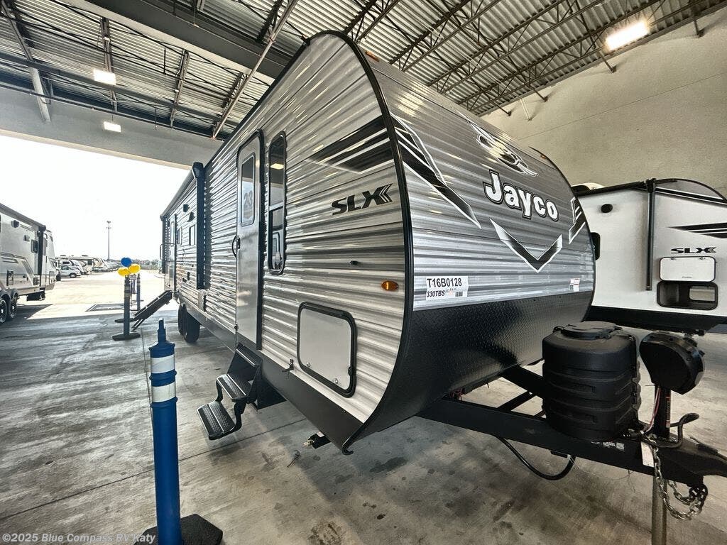 New 2026 Jayco Jay Flight SLX 330TBS available in Katy, Texas