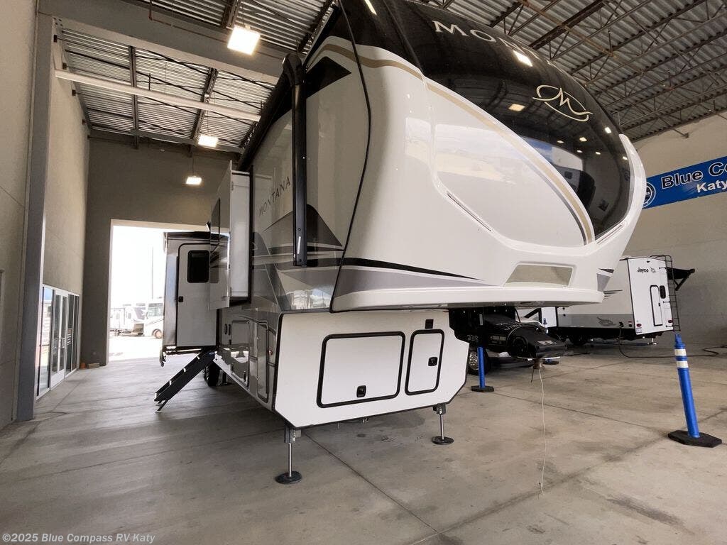 Used 2025 Keystone Montana 3901rk available in Katy, Texas