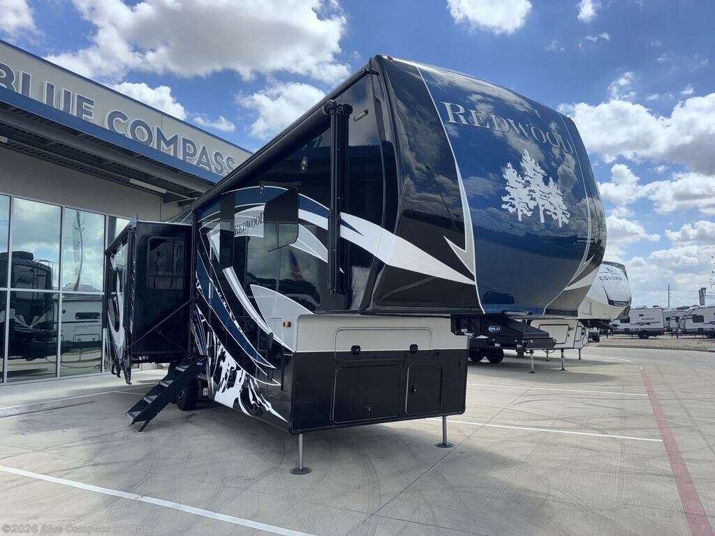 Used 2021 CrossRoads Redwood 3401RL available in Katy, Texas